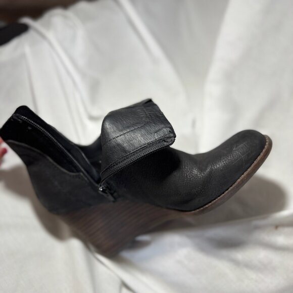 Lucky Brand Yenata Black Leather Zip High Wedge Heel Ankle Boots Womens Size 7.5 - Picture 7 of 7